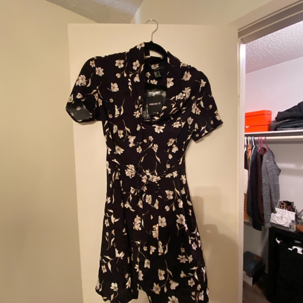 Forever 21 Black Floral Button-Up Dress-NEVER worn